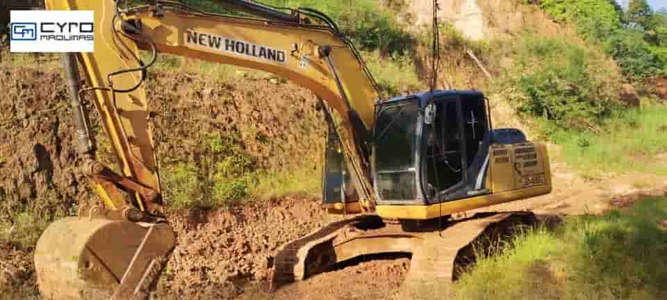 Escavadeira New Holland E245 C 2015