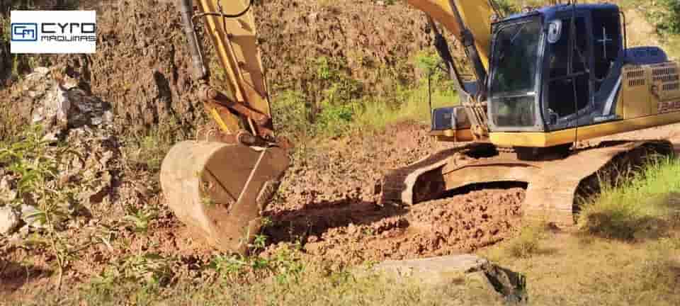 Escavadeira New Holland E245 C 2015