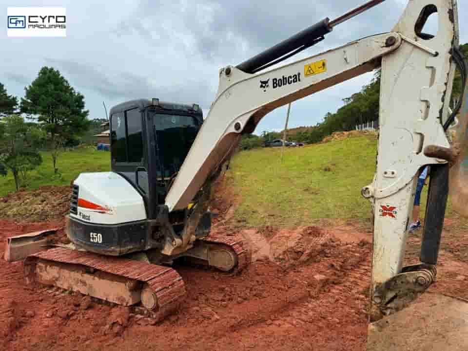 Mini-Escavadeira Bobcat E50 2020