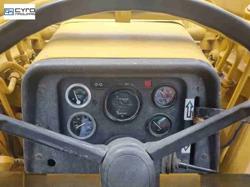 Retro Escavadeira Massey Ferguson MF86 1990