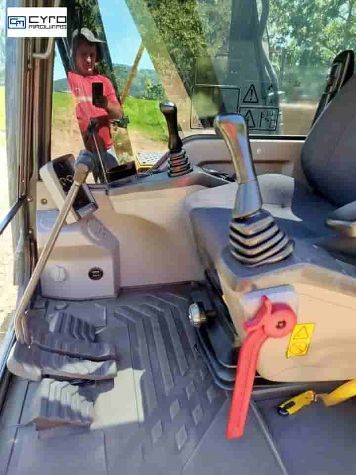 Escavadeira Volvo EC200D 2021