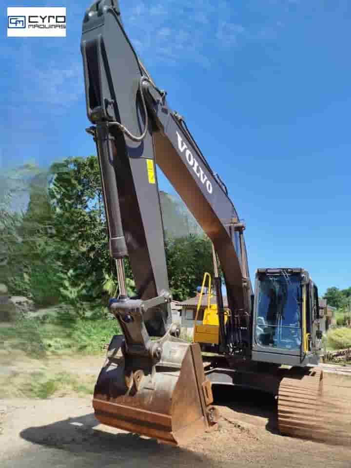 Escavadeira Volvo EC200D 2021