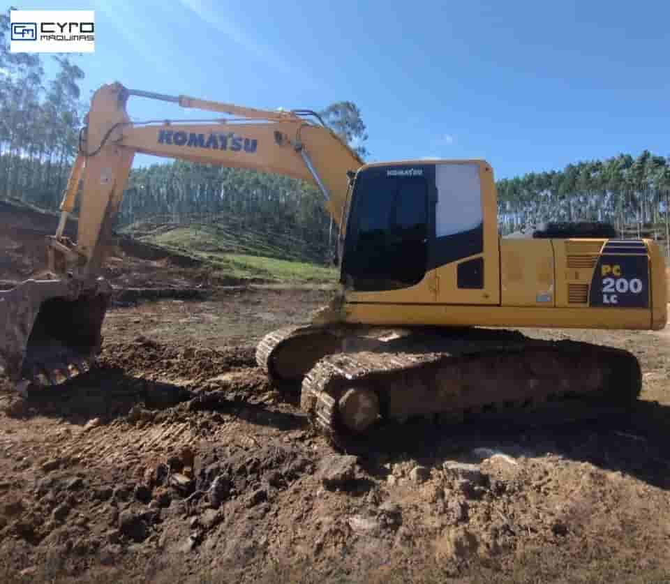 Escavadeira Komatsu PC200 2019