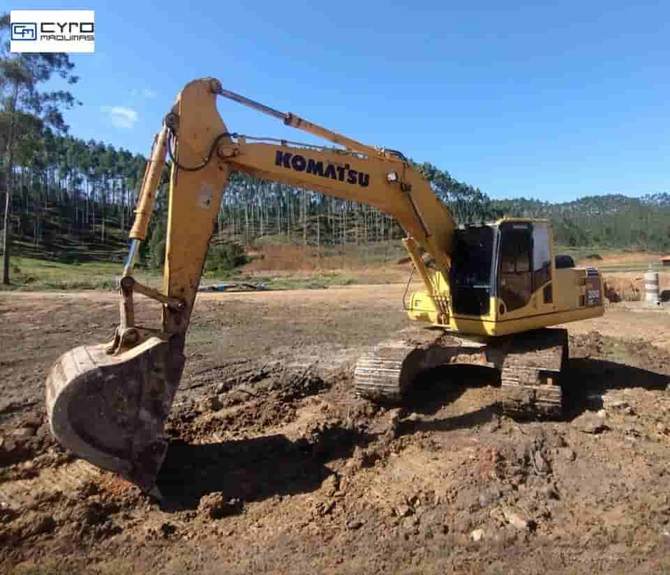 Escavadeira Komatsu PC200 2019