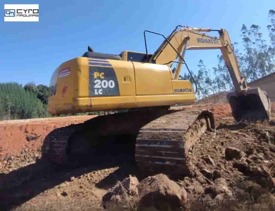 Escavadeira Komatsu PC200 2019
