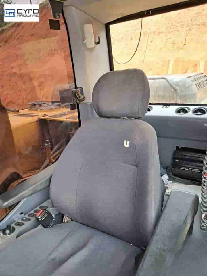 Escavadeira Komatsu PC200 2019