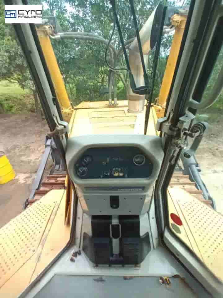 Trator de Esteira Liebherr PR 754 2011