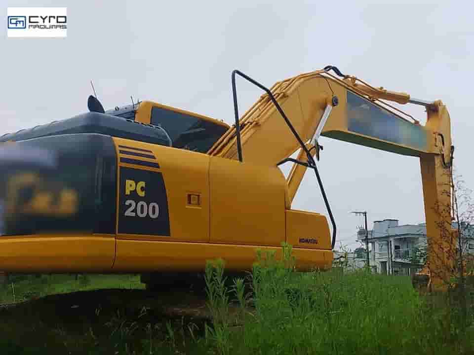 Escavadeira Komatsu PC200 2020