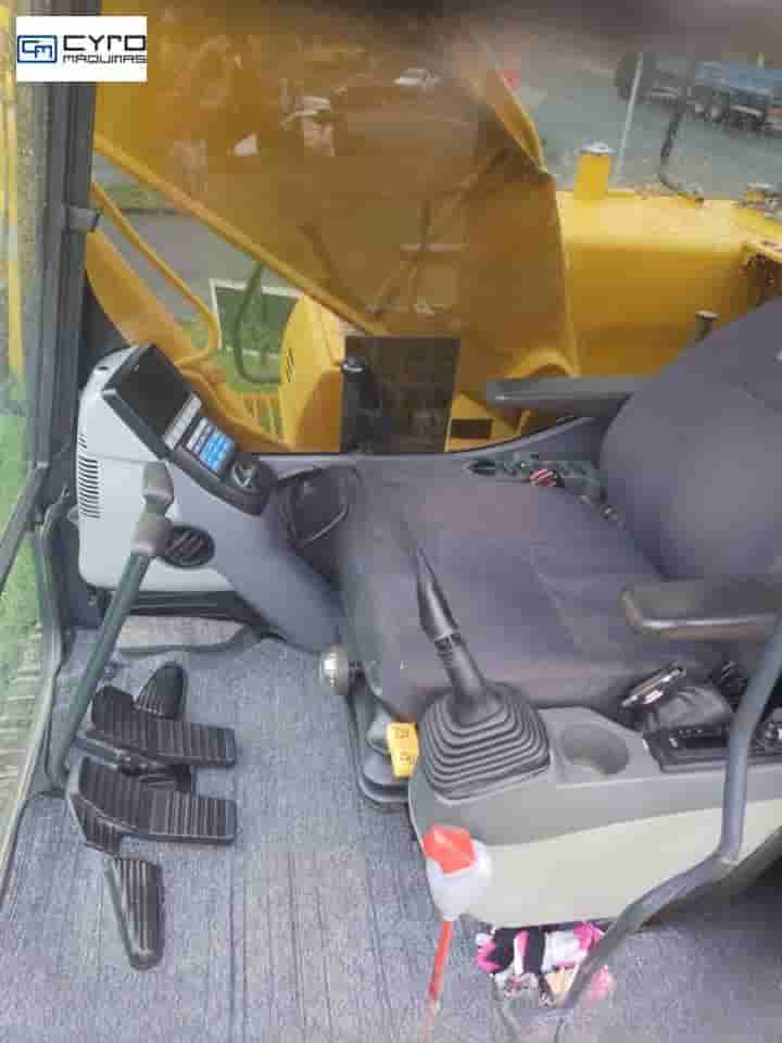 Escavadeira Komatsu PC200 2020