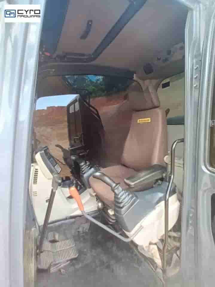 Escavadeira New Holland E245 C 2016