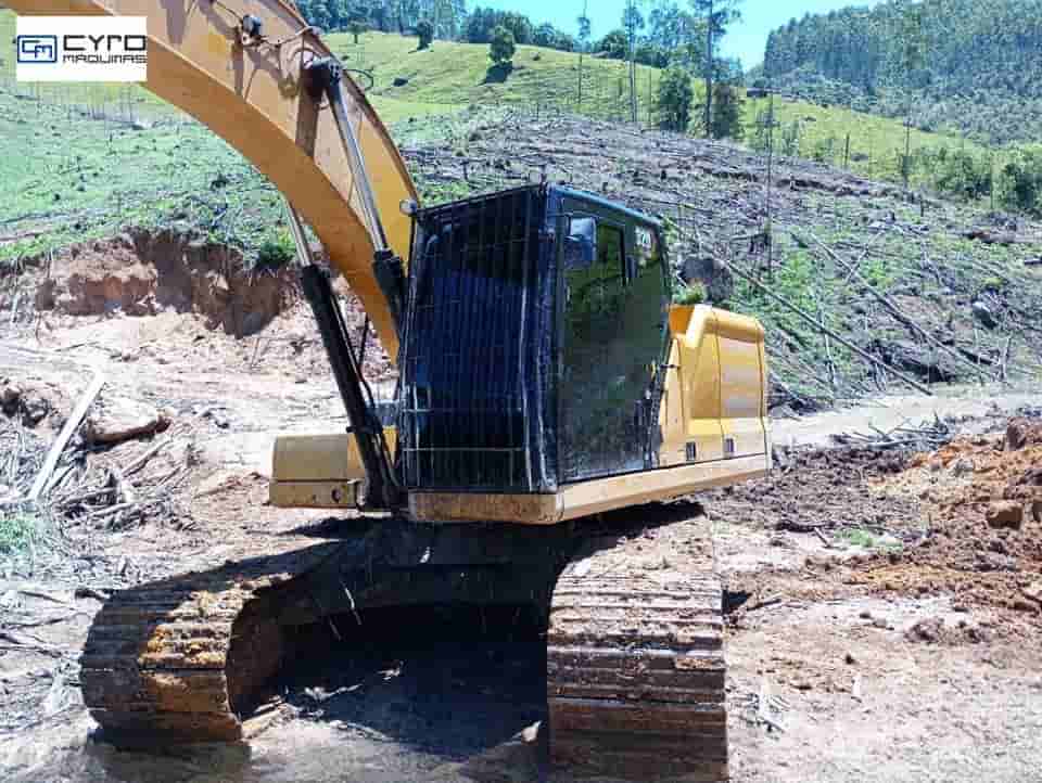 Escavadeira Caterpillar 320 2019