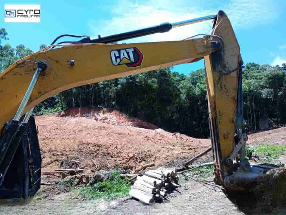 Escavadeira Caterpillar 320 2019