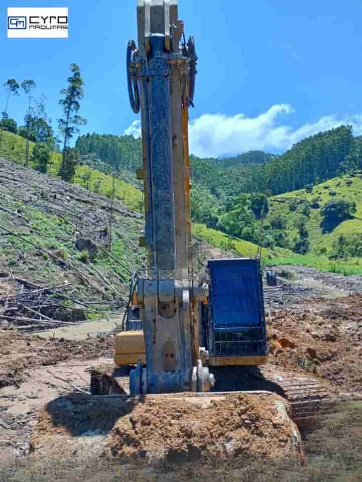 Escavadeira Caterpillar 320 2019