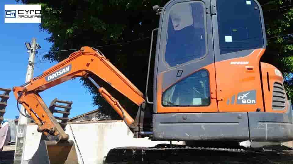 Mini-Escavadeira Doosan DX60R 2013