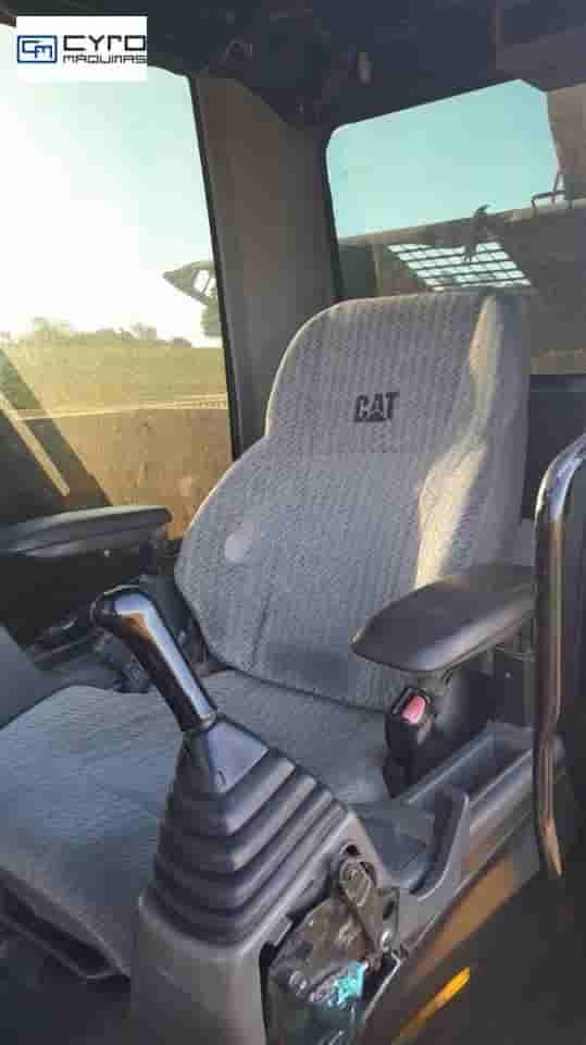 Escavadeira Caterpillar 320DL 2011