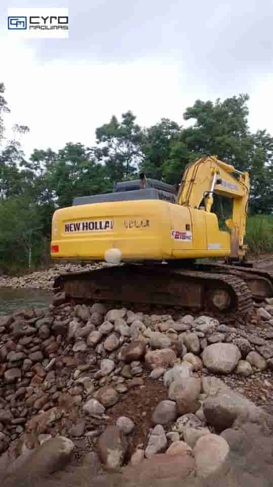 Escavadeira New Holland E215 ME 2008