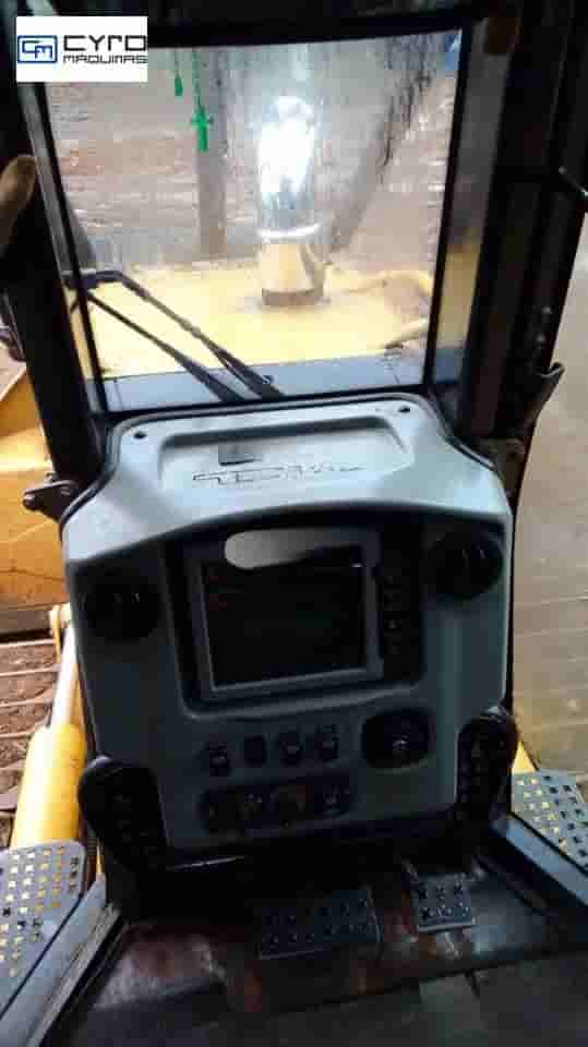 Trator de Esteira Caterpillar D6N 2012