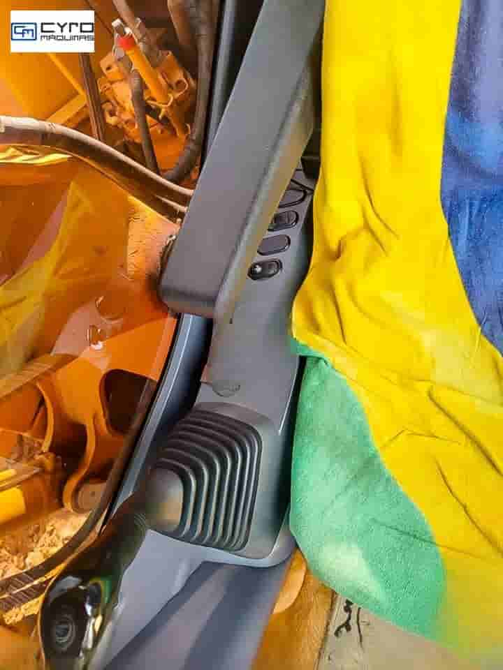 Escavadeira Komatsu PC160 2018
