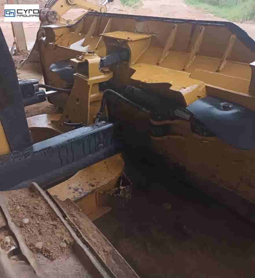 Trator de Esteira Caterpillar D4 2021