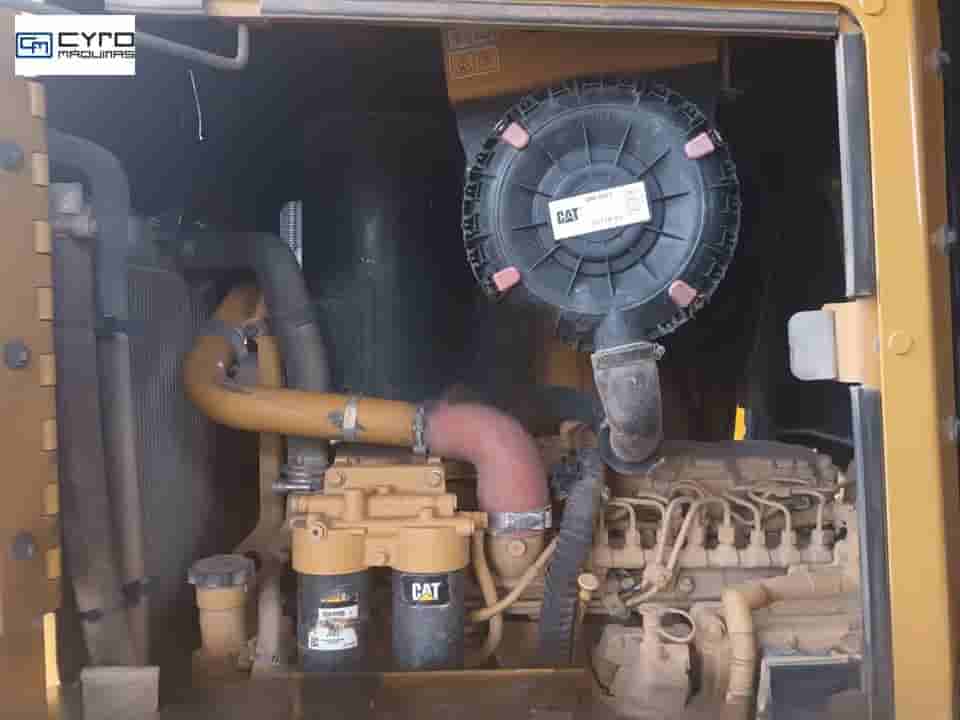 Trator de Esteira Caterpillar D4 2021
