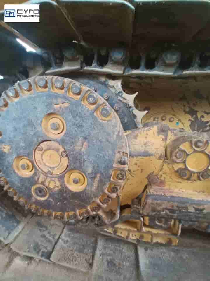 Trator de Esteira Caterpillar D4 2021