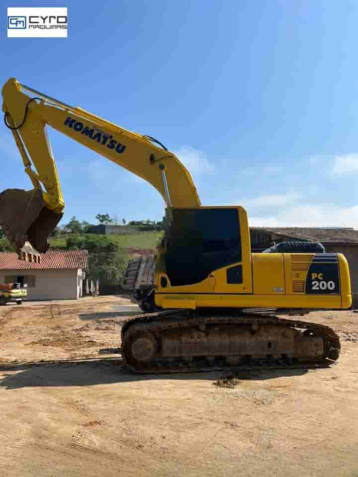 Escavadeira Komatsu PC200 2018