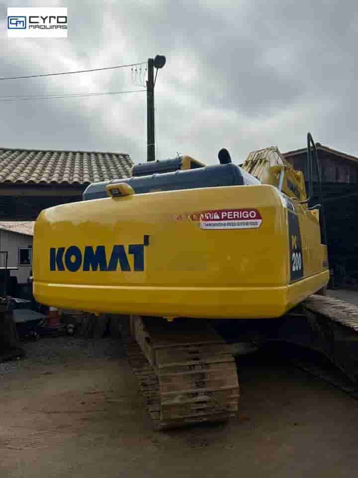 Escavadeira Komatsu PC200 2018