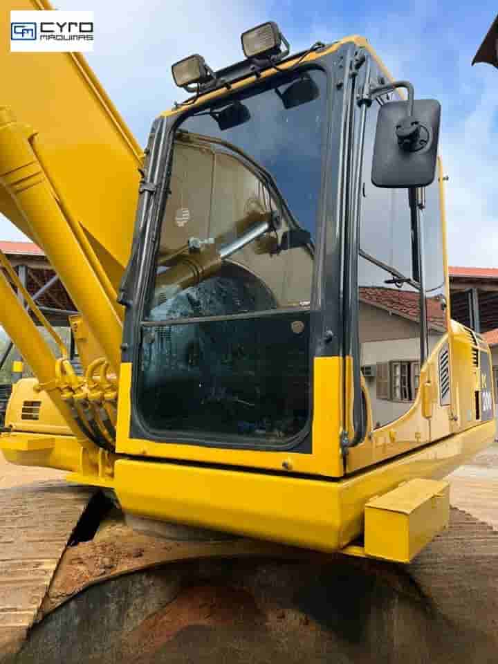 Escavadeira Komatsu PC200 2018