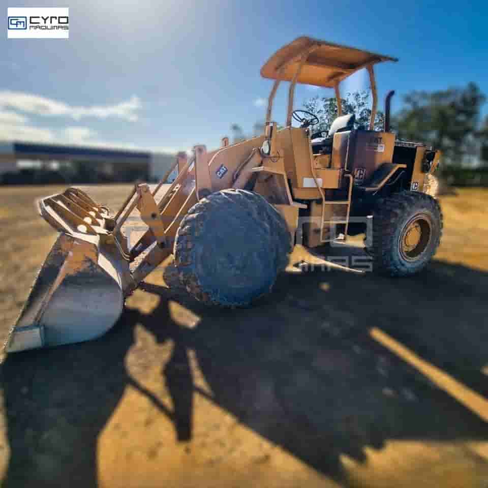 Pá Carregadeira Caterpillar 930R 1982