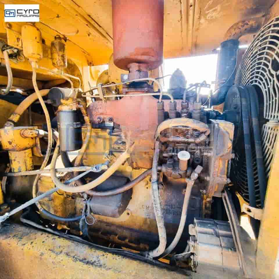 Pá Carregadeira Caterpillar 930R 1982