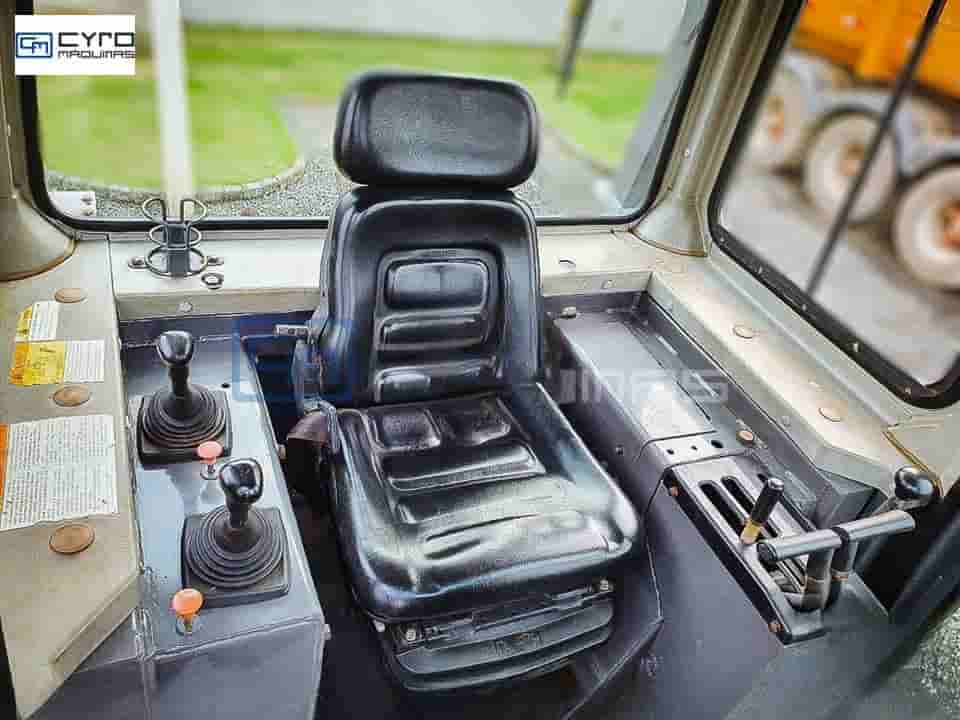 Trator de Esteira Shantui SD16 2010