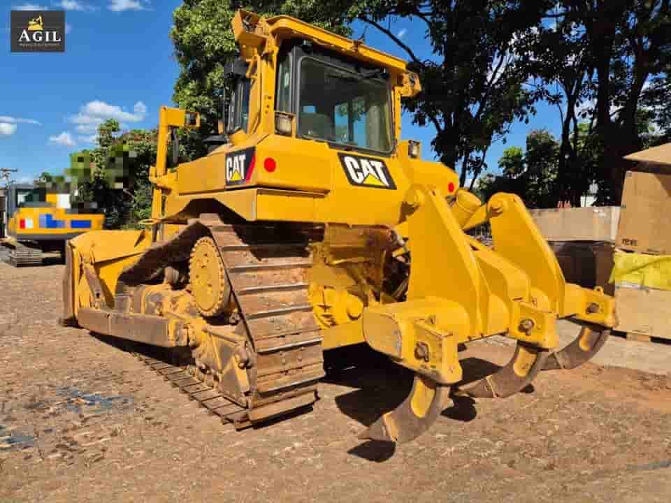 Trator de Esteira Caterpillar D6T 2011