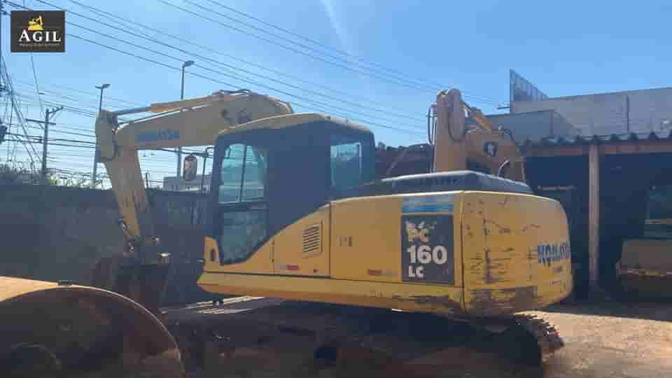 Escavadeira Komatsu PC160 2006 - imagem de fundo
