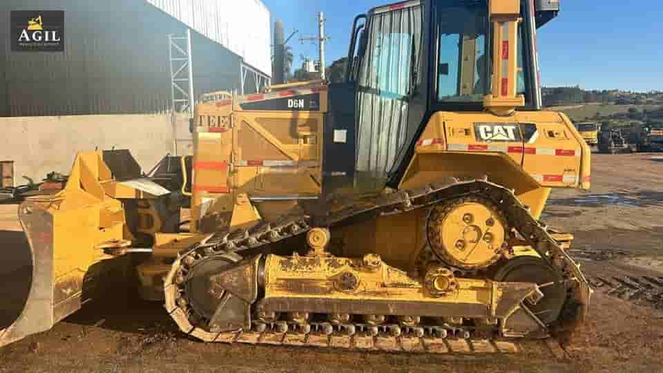 Trator de Esteira Caterpillar D6N 2014