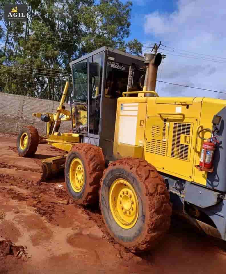 Motoniveladora Komatsu GD555-3 2011
