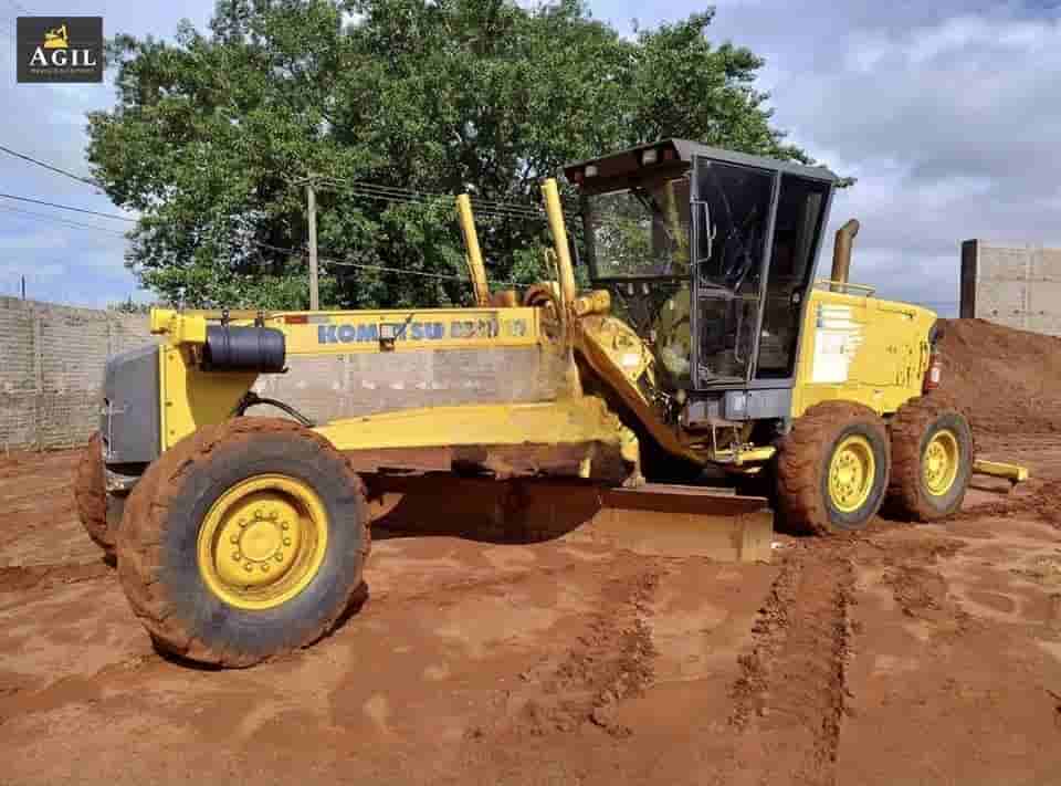Motoniveladora Komatsu GD555-3 2011