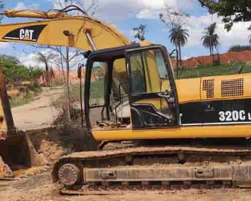 Escavadeira Caterpillar 320CL 05/05