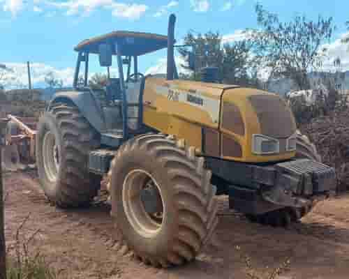 Trator Valtra BH165 07/07 - imagem de fundo