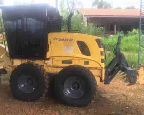 Motoniveladora New Holland RG 140B 07/07