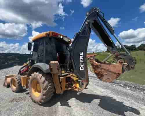 Retroescavadeira John Deere 310 L 22/22