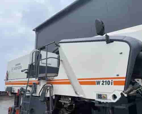 Fresadora de Asfalto Wirtgen W 200 I 13/13 - imagem de fundo
