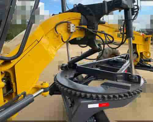 Motoniveladora New Holland RG 140B 10/10