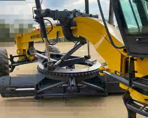Motoniveladora New Holland RG 140B 10/10