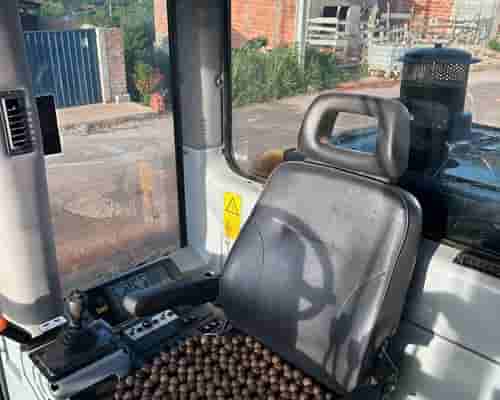 Motoniveladora New Holland RG 140B 09/09