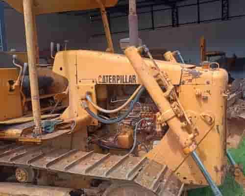 Trator de Esteiras Caterpillar D4E 87/87