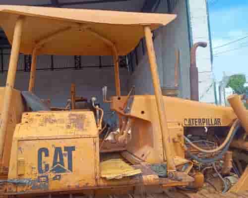 Trator de Esteiras Caterpillar D4E 87/87