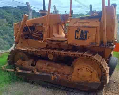 Trator de Esteiras Caterpillar D4E 87/87