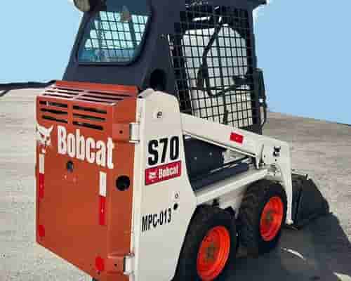 Mini Carregadeira Bobcat S70 17/17 - imagem de fundo