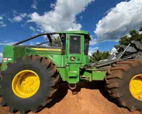 Skidder John Deere 948L 17/17 - imagem de fundo