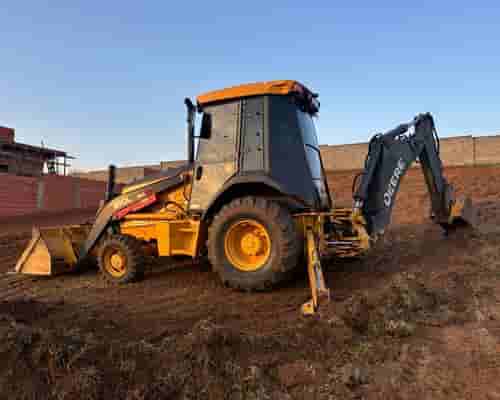 Retroescavadeira John Deere 310 L 19/19